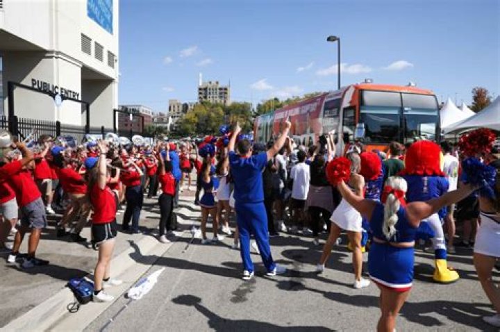 12:14 A.M. UPDATE: Traffic finally moving on pali; fire burns 4,100 by Wednesday night | News, Sports, Jobs