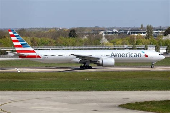 American Airlines Sued for $5M After Refusing $25 Lost Bag Refund