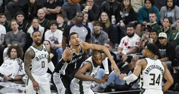 Antetokounmpo has 44 points, 14 rebounds, Bucks overcome Wembanyama, Spurs, 125-121