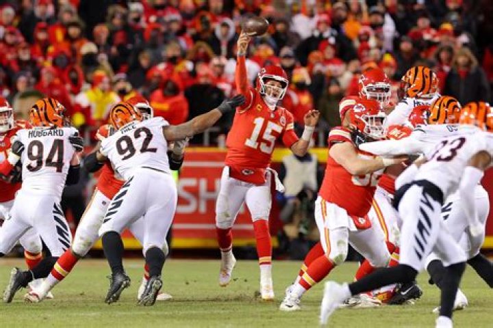 Chiefs top Bengals 23-20 on last-second kick for AFC title