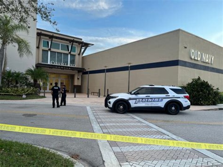 Coastland Center Shopping Shooting, Mall Naples, FL, Police Investigates, Suspects Arrested