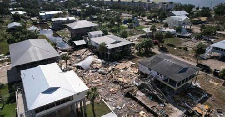 Comienza la limpieza del huracán Idalia con voluntarios de la Iglesia