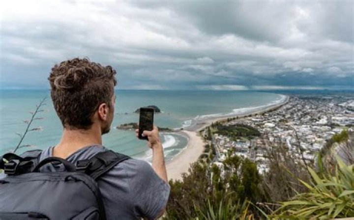 Data use skyrockets as Kiwis head to summer hotspots