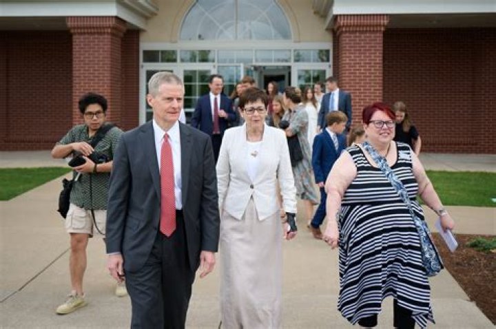 Elder and Sister Bednar tour Bentonville temple with old friends