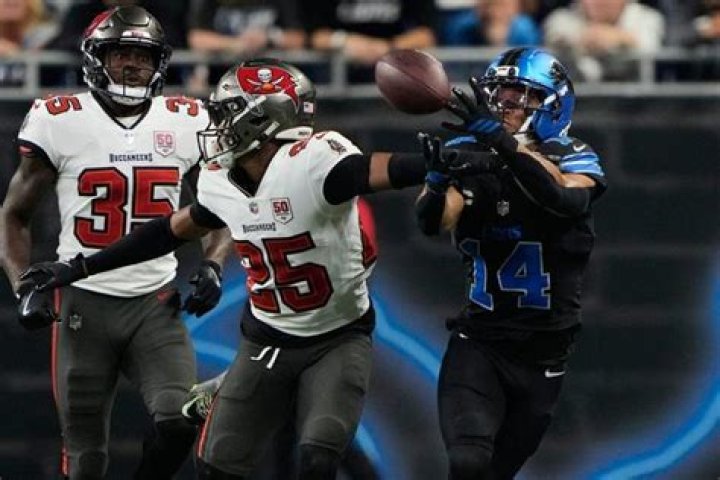 Fantasy plays: Players to start and sit for NFL Week 9