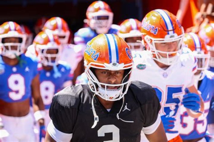 Florida's Graham Mertz stays in school, gives the Gators QB consistency heading into 2024