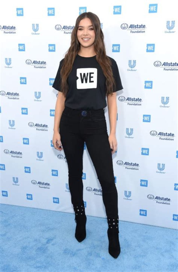 Hailee Steinfeld Measurements Height Weight and Age