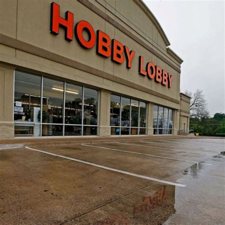 Hobby Lobby closes its stores after defying coronavirus stay-at-home orders