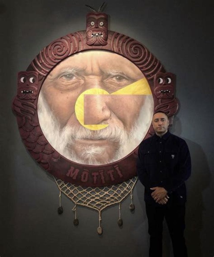 Influential Māori artist Derek Lardelli honoured