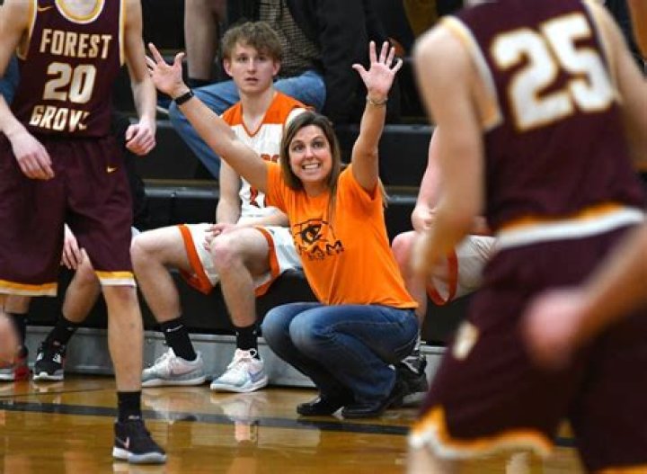 Latter-day Saint woman is only female boys basketball coach in Oregon