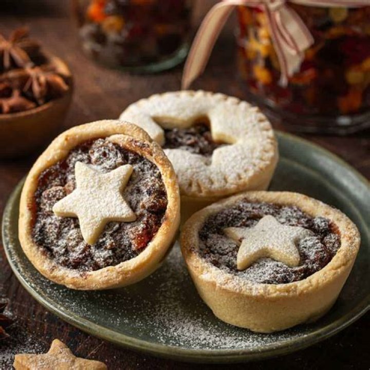 Metal wire found in some fruit mince pies, recall issued
