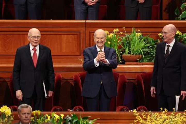 Miembros de la Iglesia reaccionan al anuncio del presidente Nelson de 15 templos