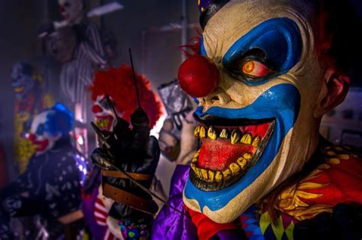 Mysterious Clowns Terrorizing California City