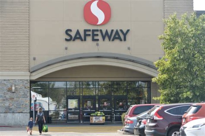 New Safeway Store Opens in Damonte Ranch Town Center |