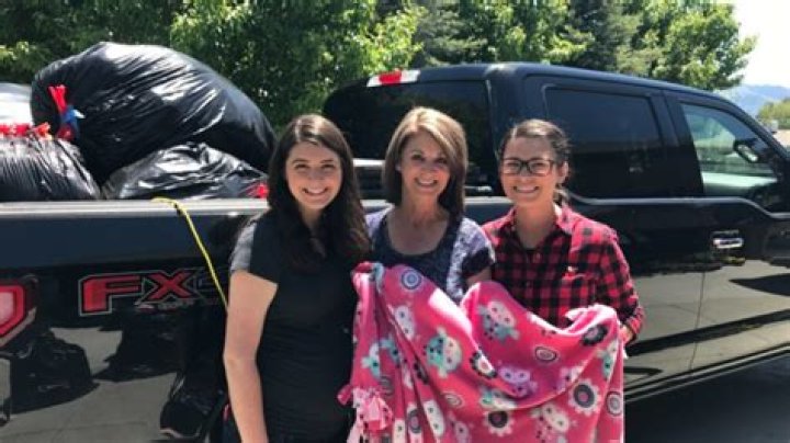 One blanket at a time: A desire to help child refugees grows to global effort