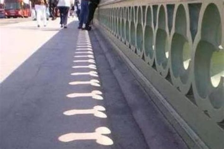 ‘Penis shaped’ shadows on one of London’s most iconic bridges leave people in stitches