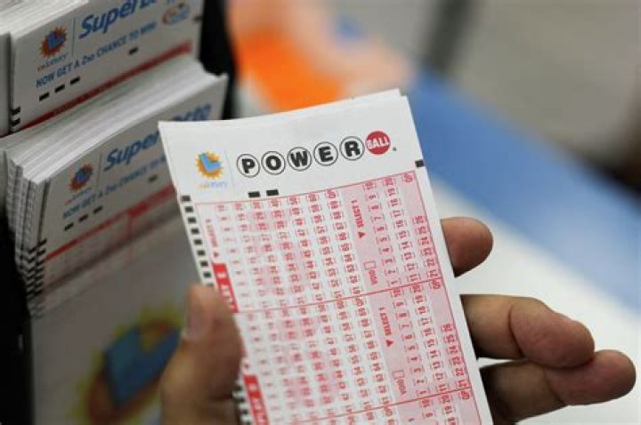 Powerball: California town reacts to selling winning ticket