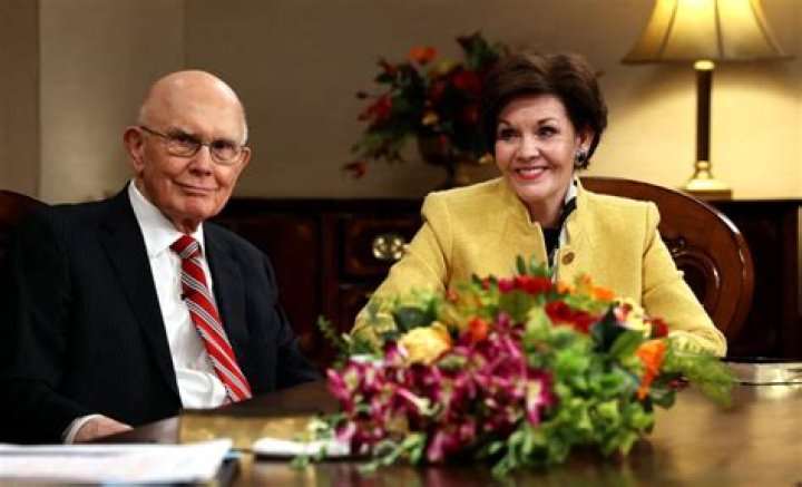 President Oaks, Elder Christofferson encourage Spanish-speaking young adults to increase faith, have hope in Christ