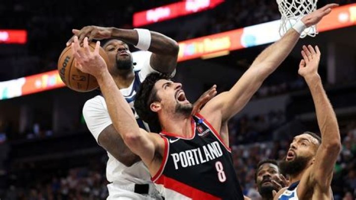 San Antonio faces Milwaukee, aims to end 3-game skid