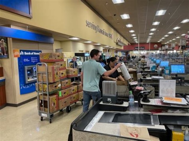 Satellite bishops’ storehouse in Maui helps those in need