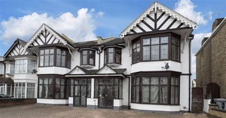 See inside the 23-bedroom mansion you would never believe was in Ilford