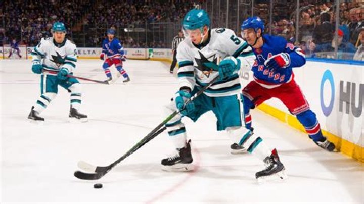 Sharks defenseman Matt Benning undergoes season-ending hip surgery