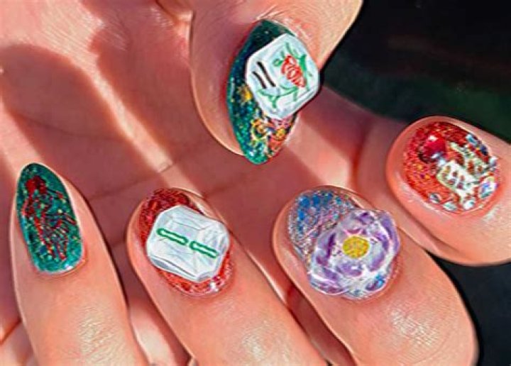 Spread That Christmas Spirit With This Cute Nail Art