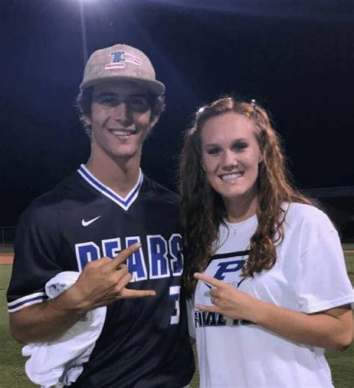 Stetson Bennett Family, Parents, Siblings, Girlfriend, Children