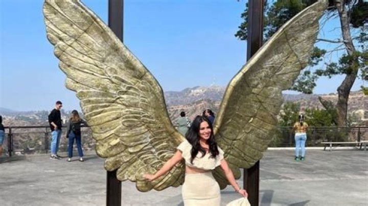 Theresa Cachuela: Beauty influencer and mother of 3 shot dead by estranged husband in front of daughter in murder-suicide in Hawaii