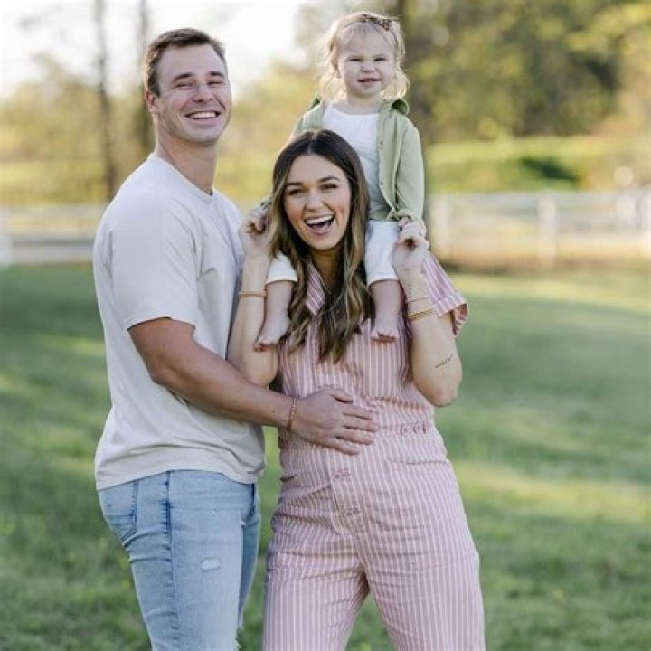 What Happened To Sadie Robertson? Know Sadie Robertson Bio, Age, Net Worth, Family, Husband, And Instagram