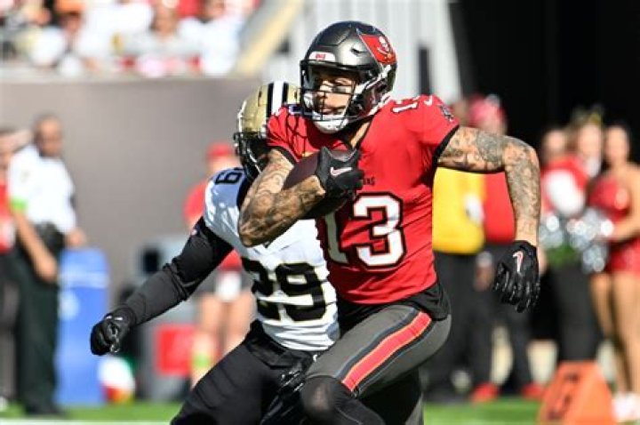 WR Mike Evans looks to continue dominant play vs. Panthers, help Bucs clinch NFC South